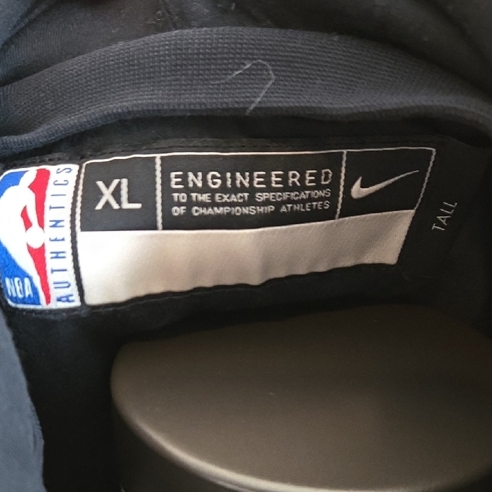 Houston Rockets Nike Standard Issue Black Hoodie with White Drawstrings - Picture 2 of 7